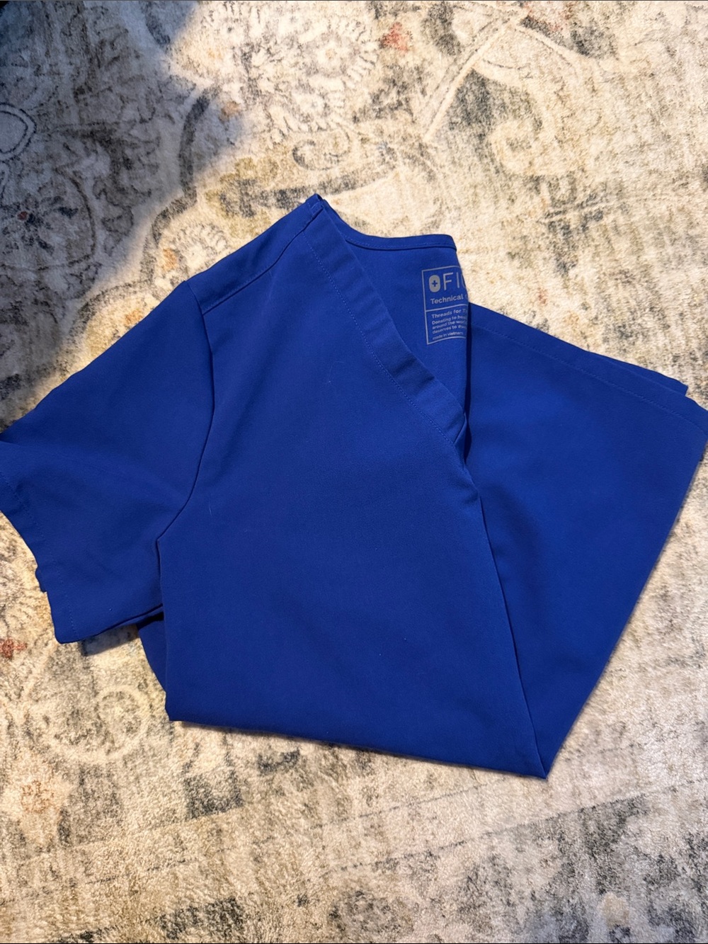 Figs top size small